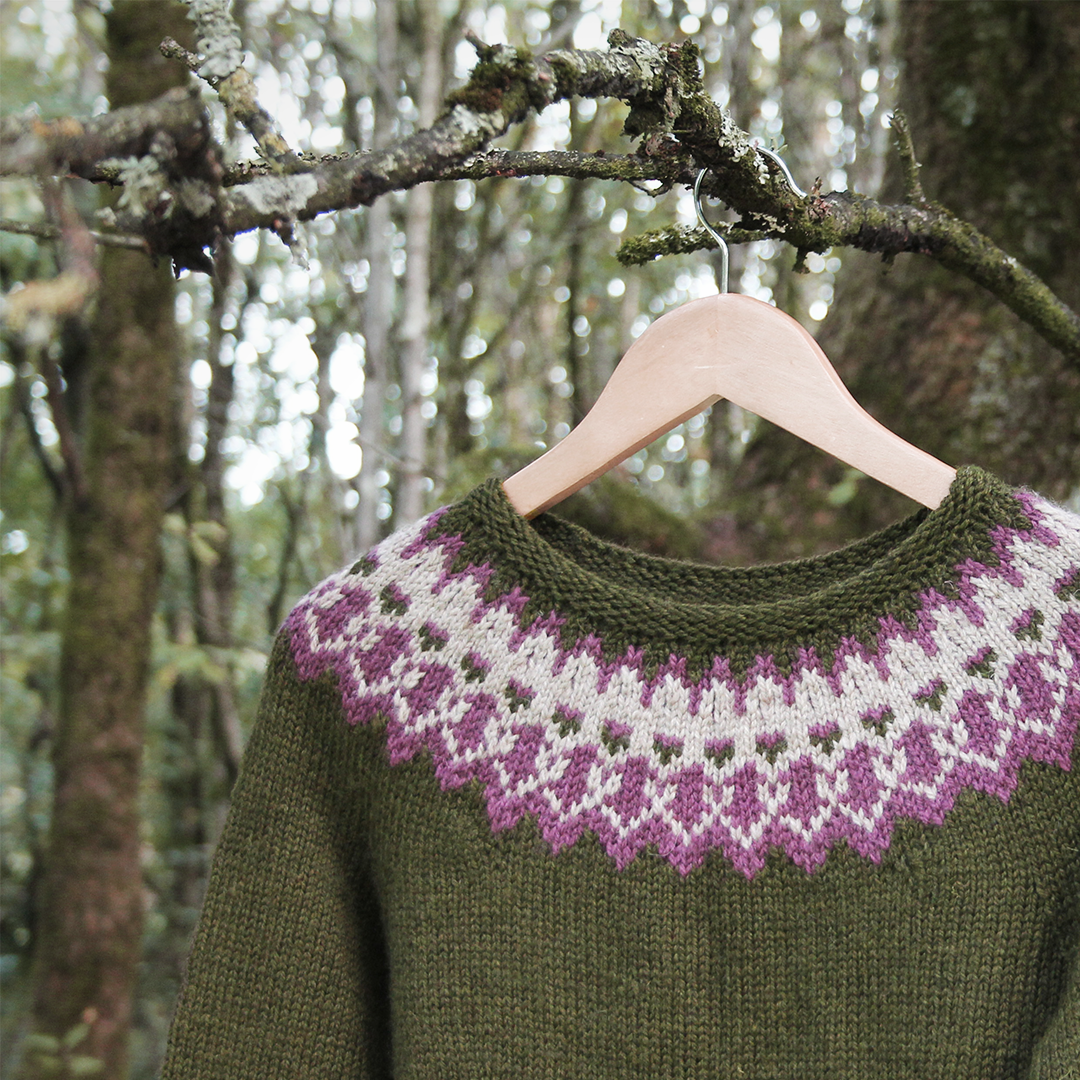 Woodnote Aran: 34% Bluefaced Leicester, 33% Masham, 33% Merino
